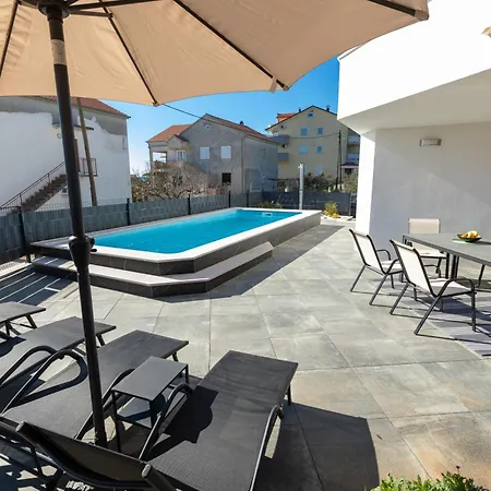 Lada In Sv Petar Na Moru With Swimming Pool Sveti Filip i Jakov